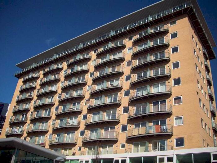 1 Bedroom Apartment To Rent In Hamlyn House, Feltham, TW13