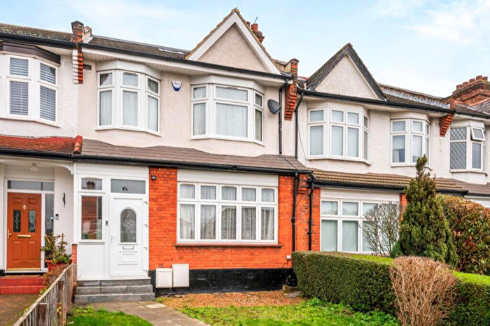 4 Bedroom Terraced House For Sale In Woodhouse Road, Finchley, N12