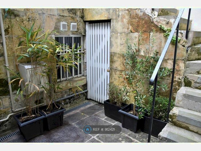 2 Bedroom Flat To Rent In Garden, Bath, BA1