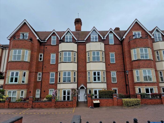 3 Bedroom Apartment To Rent In Lichfield Road, Sutton Coldfield, B74