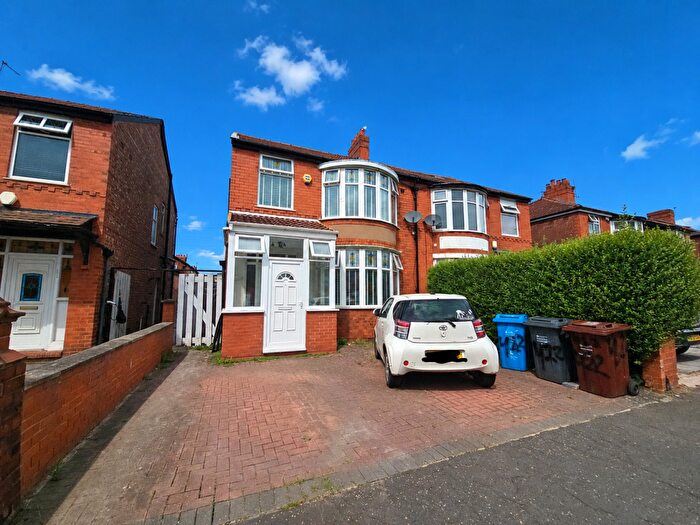 3 Bedroom Semi-Detached House For Sale In Kingsway, Manchester, M19
