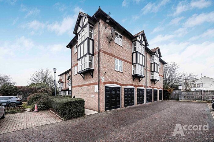 1 Bedroom Flat For Sale In Chadwell Heath Lane, Chadwell Heath, RM6