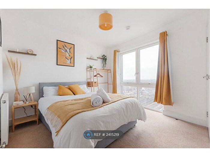 2 Bedroom Flat To Rent In Pinner Road, Harrow, HA1