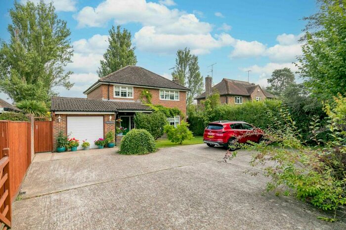 3 Bedroom Detached House For Sale In Rusper Road, Ifield, RH11