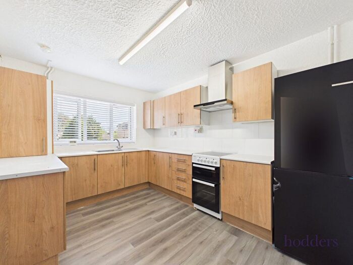 1 Bedroom Flat To Rent In High Street, Addlestone, Surreyq, KT15