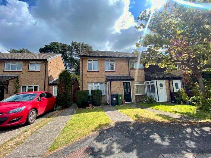 1 Bedroom Maisonette To Rent In Bembridge, Netley Abbey, Southampton, Hampshire SO31