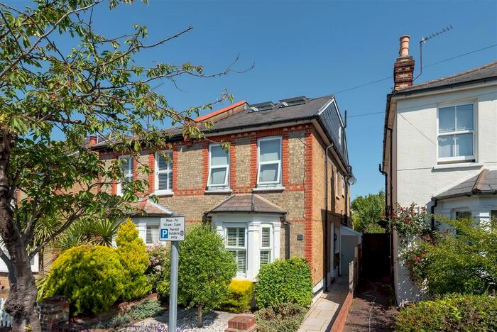 5 Bedroom Semi-Detached House To Rent In Wyndham Road, Kingston Upon Thames, KT2