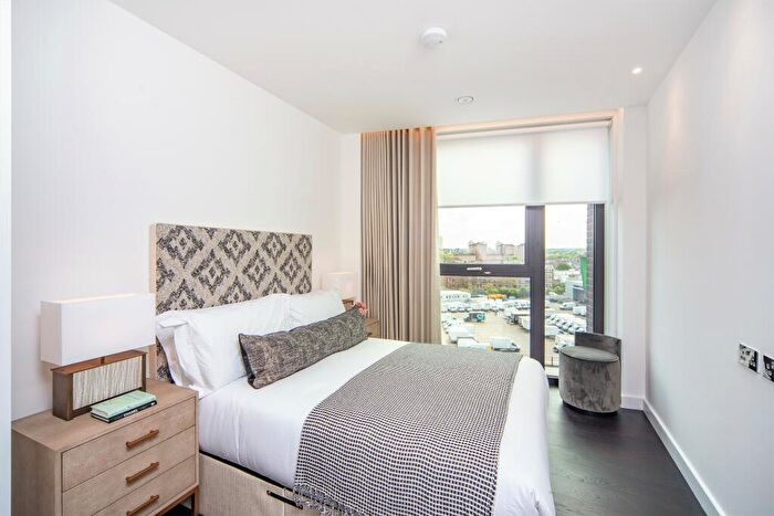 2 Bedroom Apartment To Rent In Charles Clowes Walk, Nine Elms, London, SW11