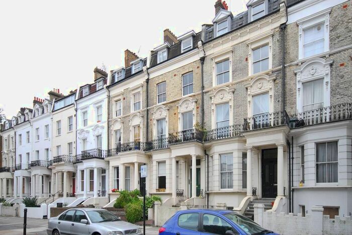 2 Bedroom Flat To Rent In Sutherland Avenue, Maida Vale, London, W9