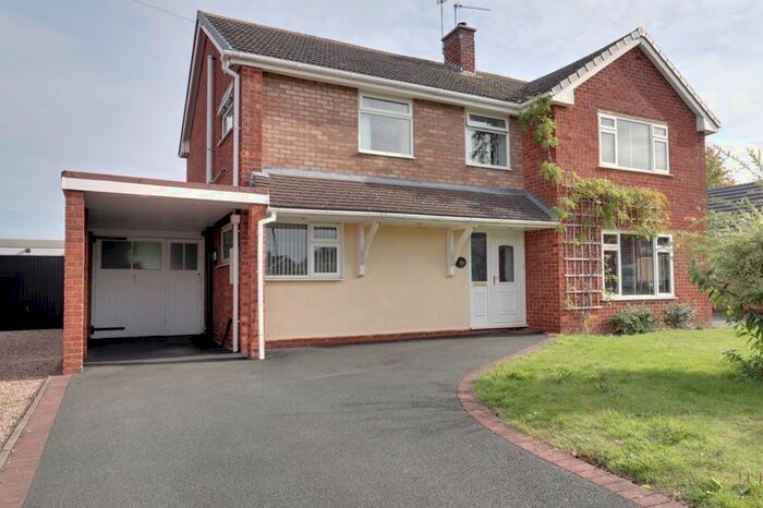 3 Bedroom Semi-Detached House For Sale In Leacroft Road, Penkridge, Stafford, ST19