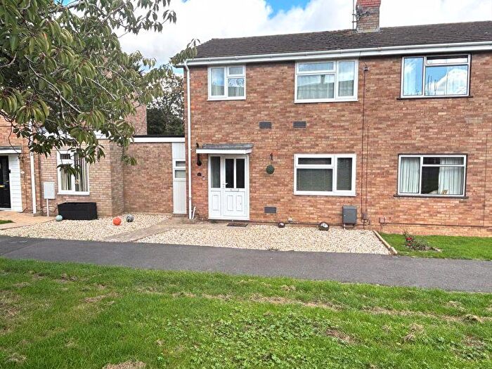 3 Bedroom Semi-Detached House For Sale In Woodland Green, Upton St Leonards, Gloucester, GL4