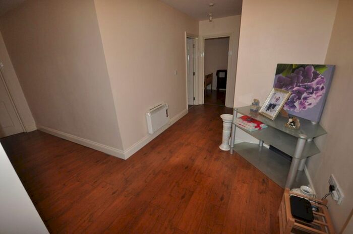 2 Bedroom Flat To Rent In Midland Road, Bedford, MK40