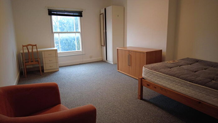 1 Bedroom Flat To Rent In Spare Room - A Monks Road - Bills Inlcusive, LN5