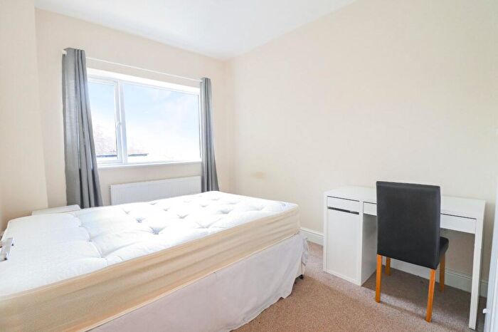 2 Bedroom Flat To Rent In A London Road, Oxford, OX3