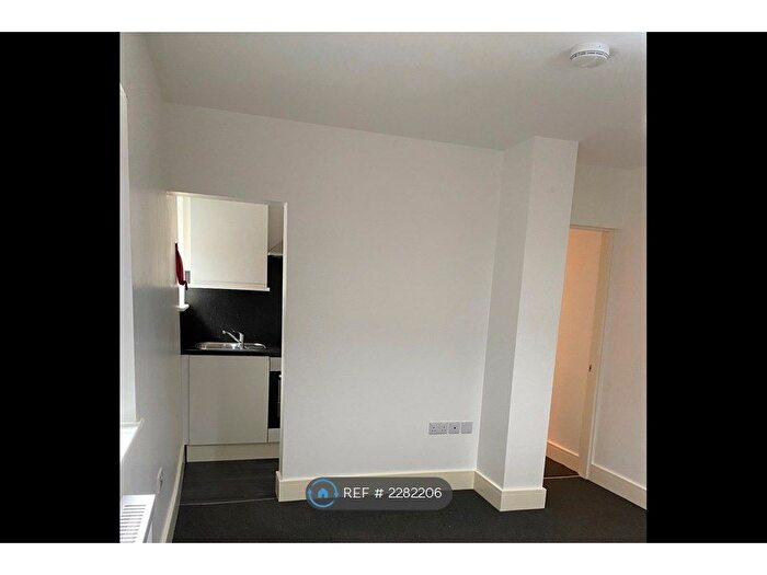 1 Bedroom Flat To Rent In Albany Road, Coventry, CV5
