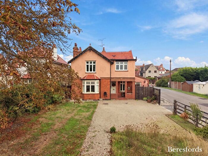 3 Bedroom Detached House For Sale In Main Road, Broomfield, CM1