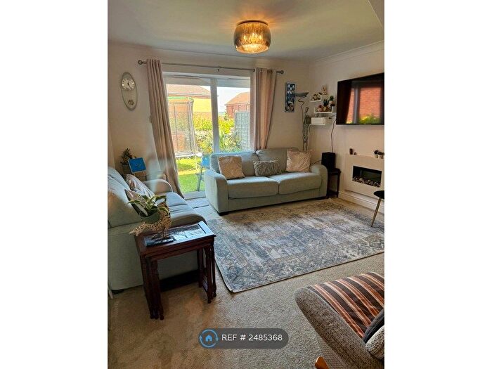 2 Bedroom End Of Terrace House To Rent In Tarragon Drive, Oxford, OX4