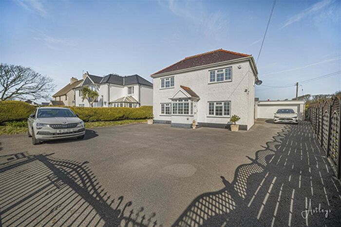 3 Bedroom Detached House For Sale In Pennard Road, Pennard, Swansea, SA3