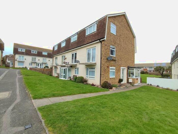 2 Bedroom Flat To Rent In Cheviot Court, Broadstairs, CT10