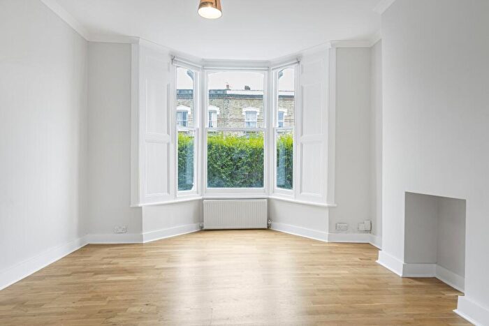 3 Bedroom Terraced House To Rent In Canning Road, Highbury, N5
