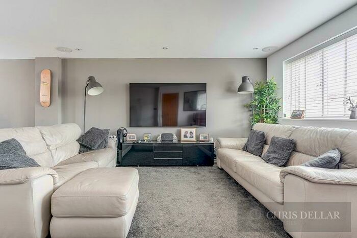 4 Bedroom Detached House For Sale In Porters Close, Buntingford, SG9
