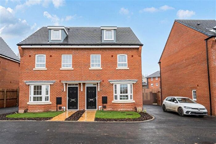 3 Bedroom Semi-Detached House To Rent In Bedroom Semi Detached House In Arvid Close, Aylesford, ME20