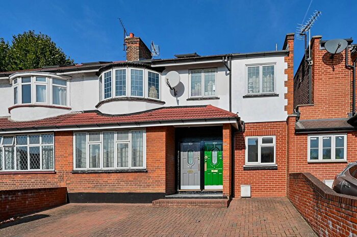 2 Bedroom Flat To Rent In Gunnersbury Lane, Gunnersbury Triangle, London, W3