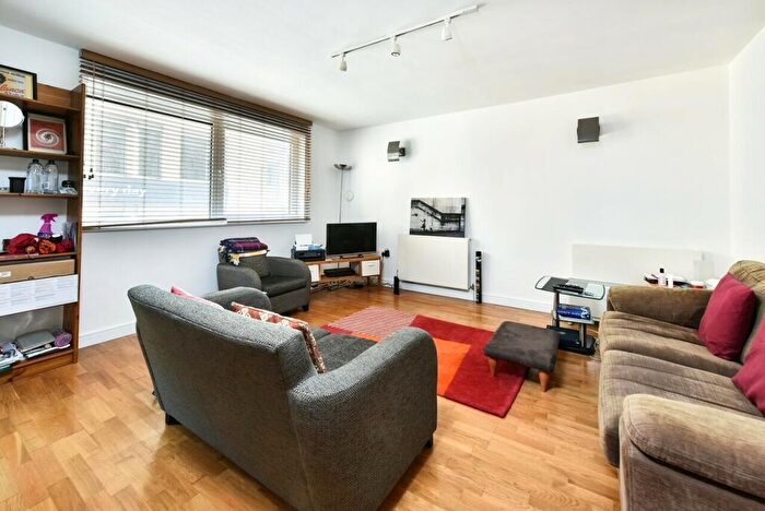 1 Bedroom Flat To Rent In Joiners Yard, Kings Cross, N1