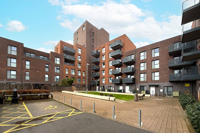 1 Bedroom Flat For Sale In Watermill Lane, London, N18
