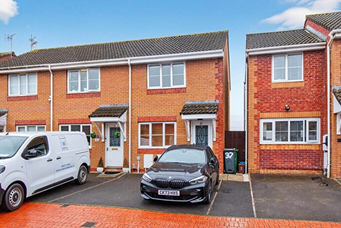 2 Bedroom End Of Terrace House To Rent In Hind Close, Pengam Green, Cardiff, CF24
