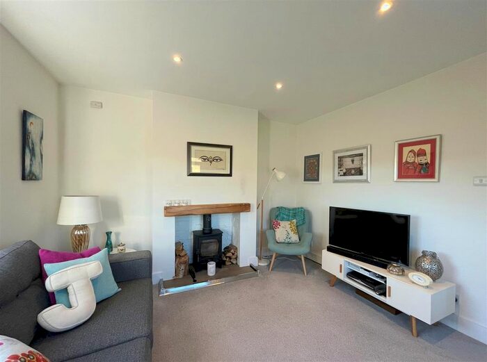 2 Bedroom Semi-Detached House For Sale In Claygate Lane, Shipbourne, Tonbridge, TN11