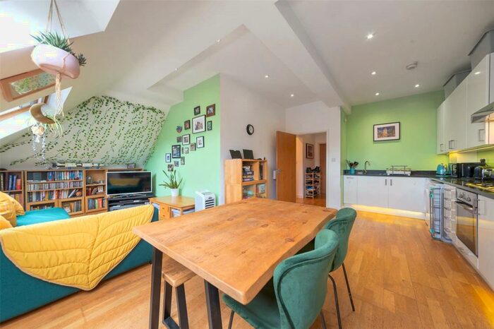 2 Bedroom Apartment To Rent In Charlton Park Lane, London, SE7