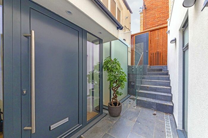 2 Bedroom Flat To Rent In Lithos Road, Hampstead, NW3