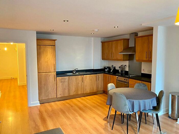 1 Bedroom Flat To Rent In Southern Street, Castlefield, Manchester, M3
