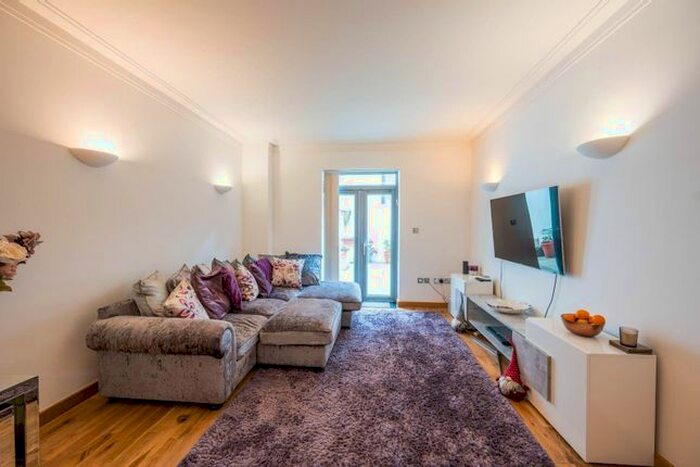 3 Bedroom Property To Rent In Cubitt Street, London, WC1X