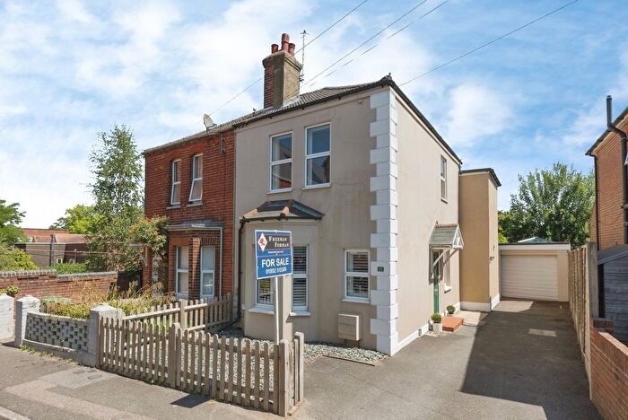 3 Bedroom Semi-detached House For Sale In Shaftesbury Road, Tunbridge Wells, Kent, TN4