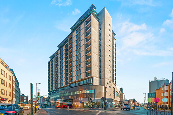 2 Bedroom Apartment To Rent In Kingsway, London, N12