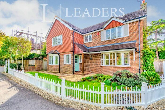 5 Bedroom Detached House To Rent In North Heath Lane, Horsham, RH12