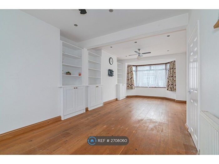 5 Bedroom Terraced House To Rent In Downshall Avenue, Ilford, IG3