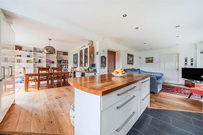 5 Bedroom Detached House For Sale In Newmans Close, Broadstairs, CT10