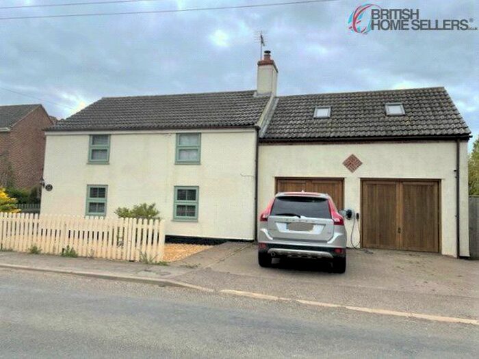 4 Bedroom Detached House For Sale In Eaugate Road, Moulton Chapel, Spalding, Lincolnshire, PE12