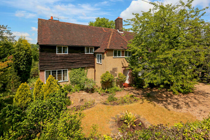 4 Bedroom Detached House For Sale In The Fairfield, Farnham, Surrey, GU9