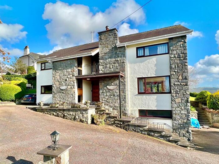 4 Bedroom House For Sale In Town Hill, Llanrwst, LL26