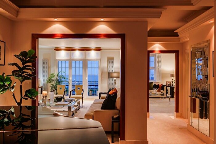 4 Bedroom Apartment For Sale In Bath Road, Bournemouth, Dorset, BH1