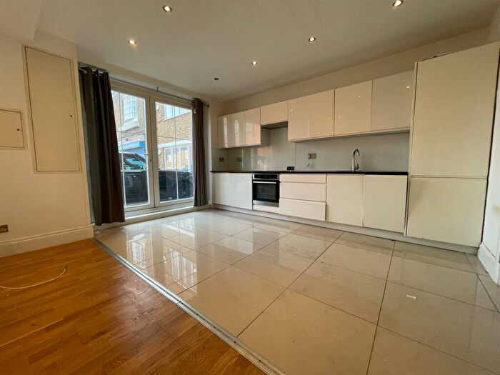 1 Bedroom Apartment To Rent In West Hampstead Mews, London, NW6