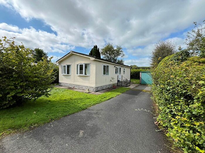 2 Bedroom Mobile/park Home For Sale In Harford Bridge, Tavistock, PL19