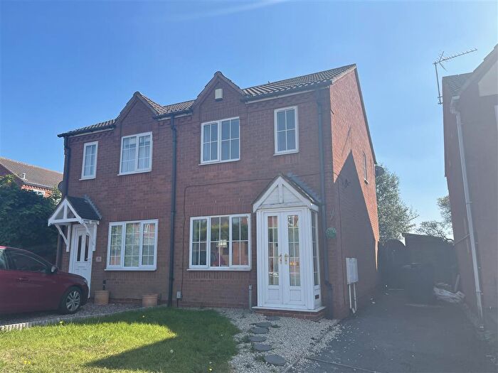 2 Bedroom Semi Detached House To Rent In Birchwood Avenue, Dordon, Tamworth, B78