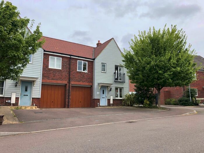 4 Bedroom House To Rent In Lake View, Houghton Regis, Dunstable, LU5