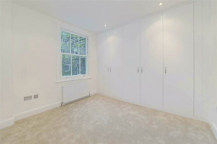 2 Bedroom Flat To Rent In Finborough, Chelsea, London, SW10