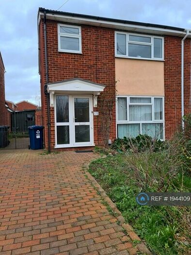 3 Bedroom Semi-Detached House To Rent In Andrew Road, Eynesbury, St. Neots, PE19